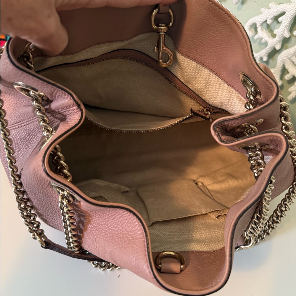Gucci Soho Pink Shoulder Bag with Iconic GG Logo - Picture 4 of 10